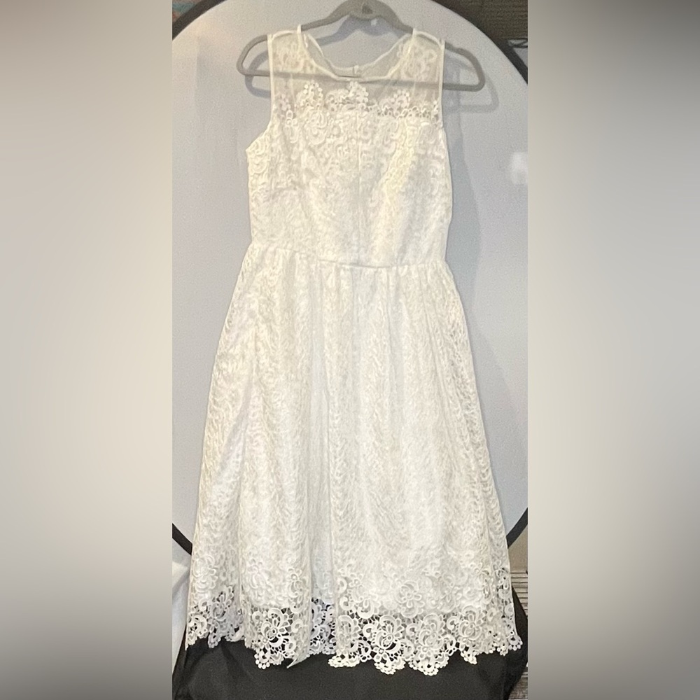 Elegant White Lace Wedding Dress